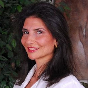 Headshot of Joylux Advisor, Dr. Anna Petropoulos